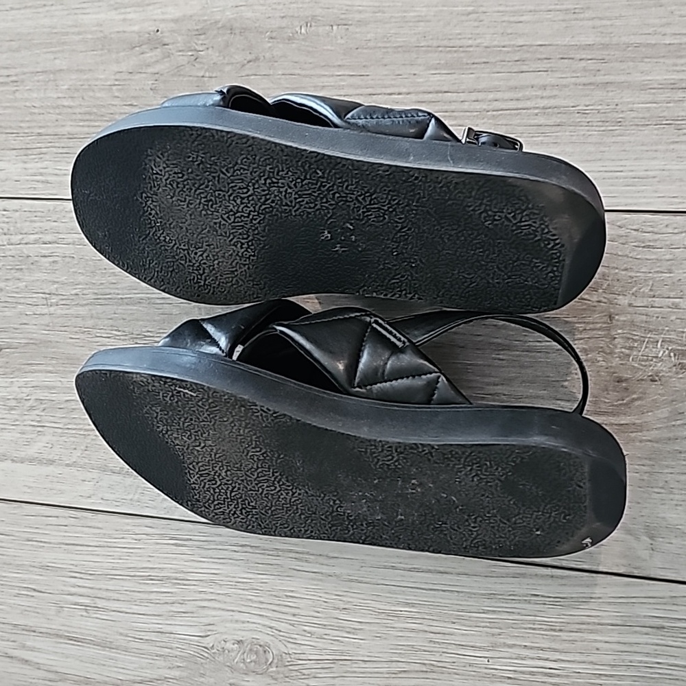 Sandals - Picture 4 of 4